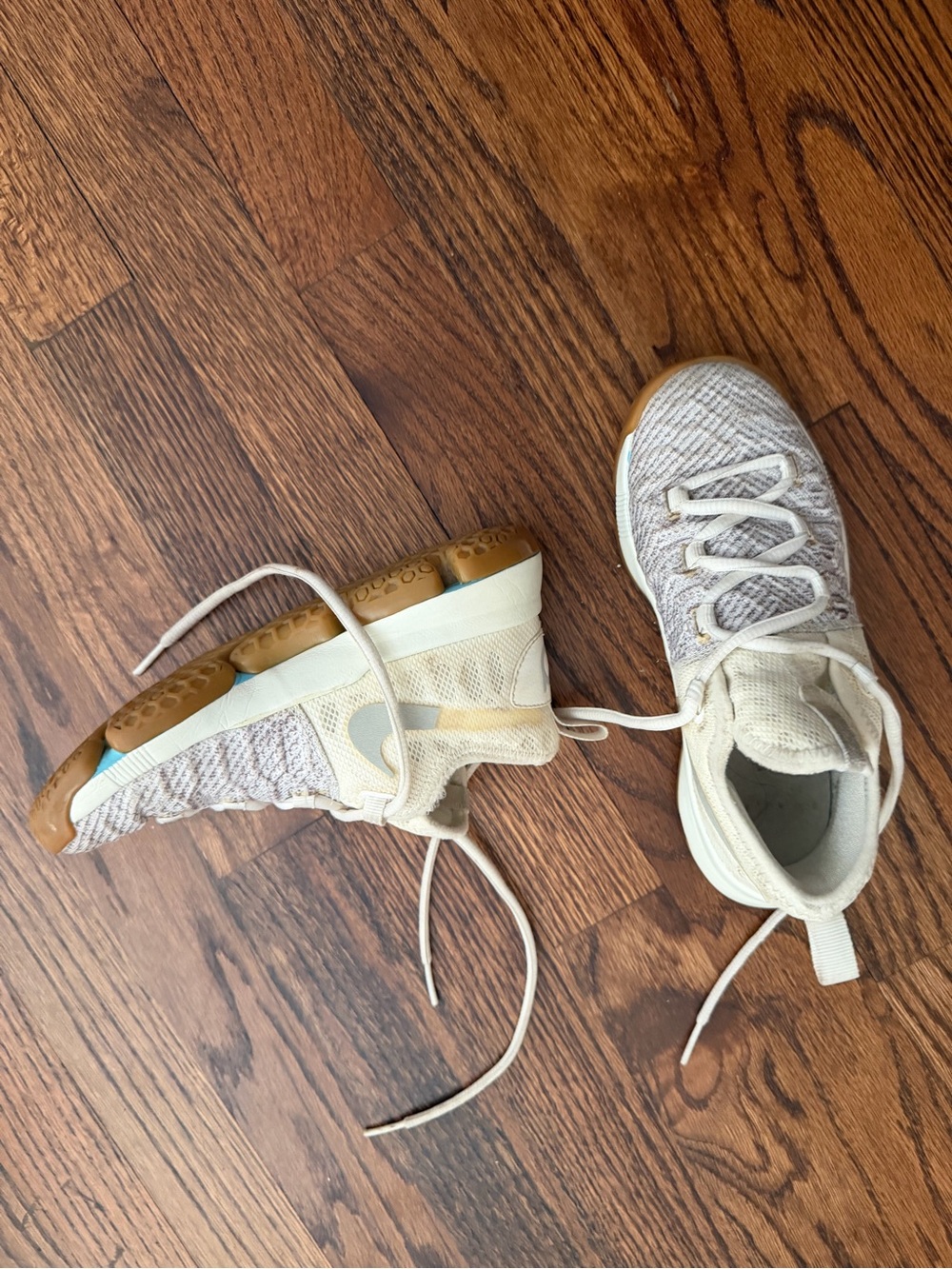 Nike Kids KD (Kevin Durant) Basketball shoes with Gum Sole Size 13C